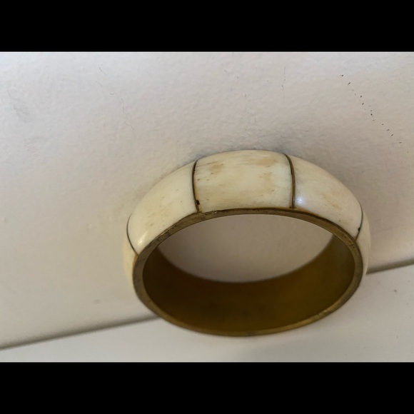 Vintage bone and brass bangle bracelet - Picture 2 of 8